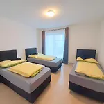 Steelcity Apartment *