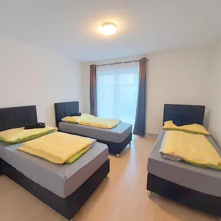 Steelcity Apartman *
