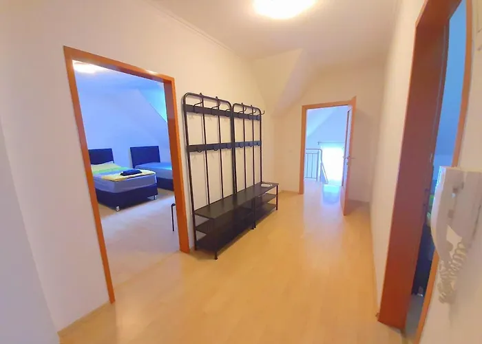 Steelcity Apartment *