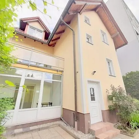 Steelcity Apartamento *