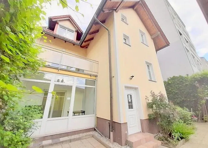 Steelcity Apartament *